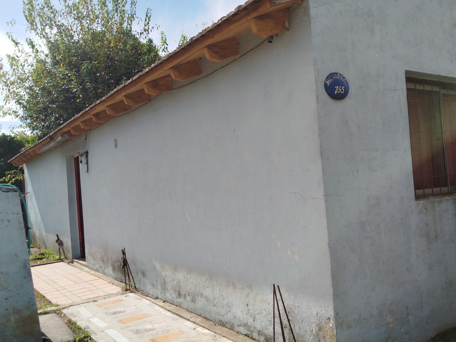 VIVIENDA EN BARRIO UOCRA.

UBICACIÓN: MONROE N° 755, GLEW.

CONSTA DE: 1 DORMITORIO, COCINA, COMEDOR Y BAÑO. AMPLIO PARQUE. SERVICIO LUZ ELECTRICA.  

VALOR DE VENTA: U$S 65.000 