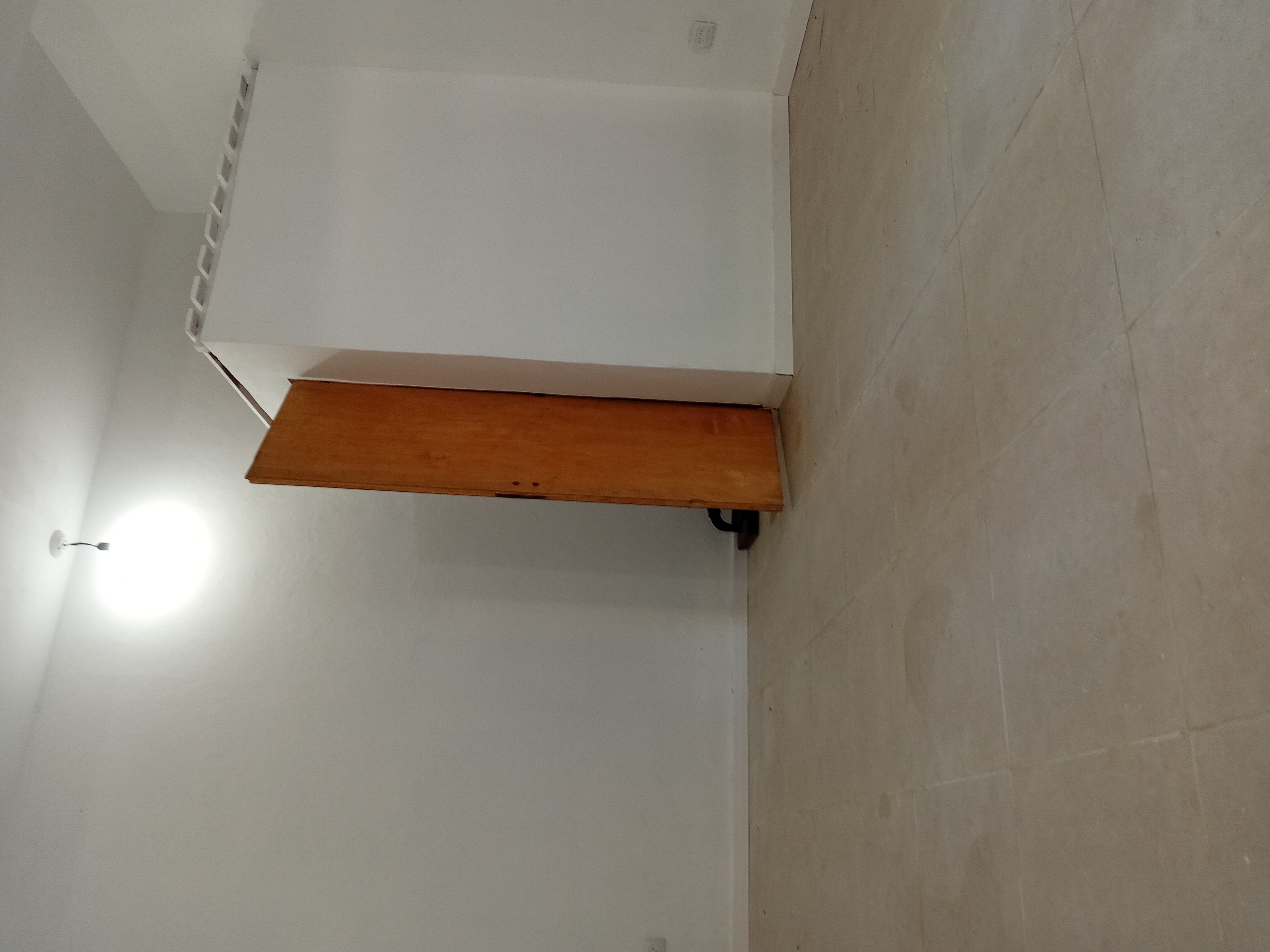 LOCAL EN BUENA UBICACION A 4 CUADRAS DE LA PLAZA PRINCIPAL. DE FACCIL ACCESO.

UBICACION: BOLIVAR Nº 324, SAN VICENTE.

CONSTA DE: LOCAL CON CORTINA CIEGA (MANUAL), PUERTA DE ESCAPE Y BAÑO.
MEDIDAS DEL LOCAL 4 X 5 APROX.

VALOR DEL ALQUILER: $350.000 X MES.-

CONSULTE POR REQUISITOS PARA INGRESAR.