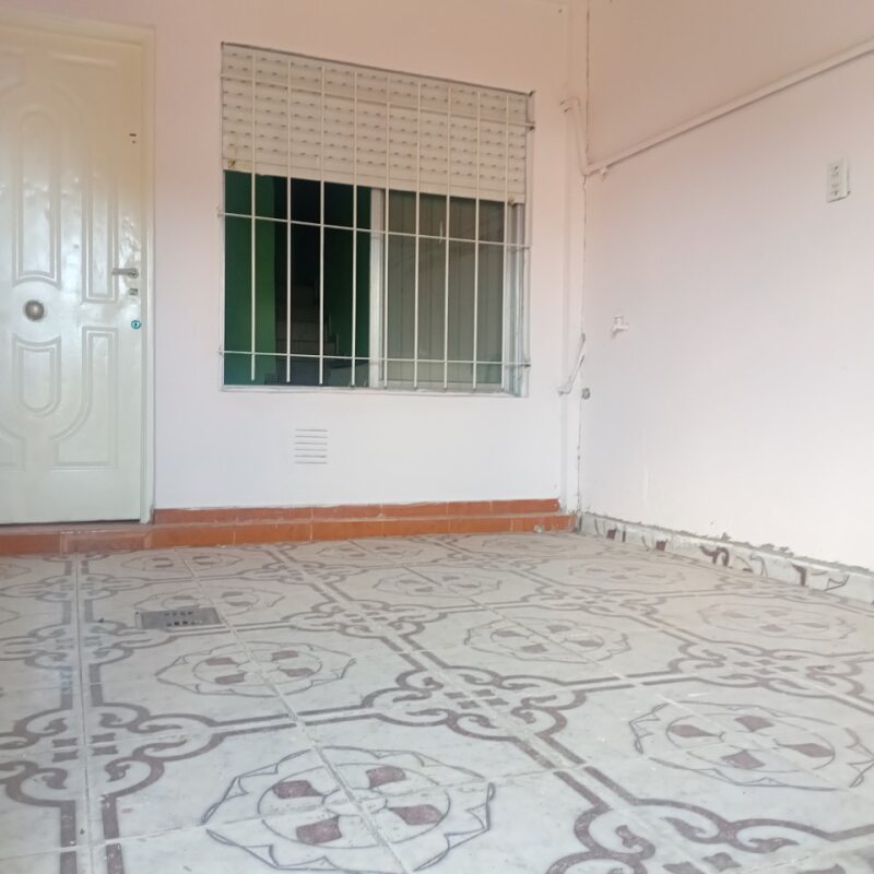 DEPARTAMENTO TIPO CASA.

UBICACIÓN: JUAN BAUTISTA ALBERDI Nº 289, GLEW.

CONSTA DE: 1 DORMITORIO, COCINA-COMEDOR, LIVING, PASILLO, TERRAZA Y BAÑO. SERVICIO DE LUZ Y GAS NATURAL.

VALOR DEL ALQUILER: $ 450.000.-

CONSULTE POR REQUISITOS PARA INGRESAR.