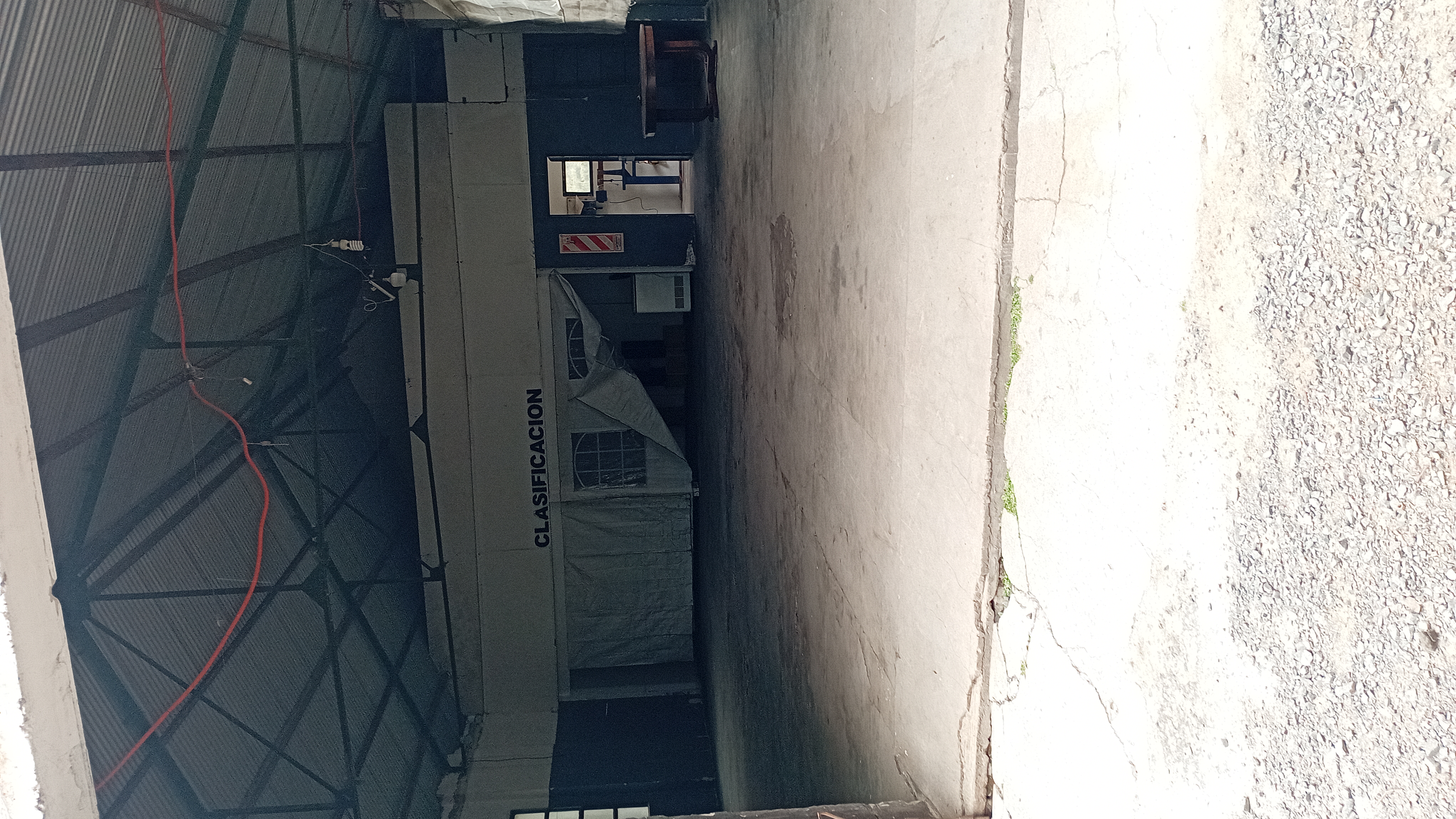 VENTA - 2 HECTAREAS IDEALES PARA SIEMBRA O EMPRENDIMIENTO PRODUCTIVO.

SE VENDEN 2 HECTAREAS DE TERRENO CON EXCELENTES CONDICIONES PARA SIEMBRA, CULTIVO O DESARROLLO DE EMPRENDIMIENTO.

LA PROPIEDAD CUENTA CON GALPONES AMPLIOS, IDEALES PARA ALMACENAMIENTO DE HERRAMIENTAS, MAQUINARIA O MERCADERIA.
SALON DE ATENCION Y/O DISTRIBUCION, ADAPTABLE PARA OFICINA COMERCIAL, PUNTO DE VENTA O LOGISTICA.
VIVIENDA DENTRO DEL PREDIO, COMODA Y FUNCIONAL.
AMPLIO ESPACIO PARA PRODUCCION, CULTIVO O EXPANSION DE INSTALACIONES.

IDEAL PARA PRODUCTORES, VIVEROS, DISTRIBUCION O PROYECTOS MIXTOS (producción + vivienda)

ENTORNO TRANQUILO Y CON GRAN POTENCIAL. 
UNA CALLE DA SOBRE ALBERDI Y LA OTRA CON CHUBUT.

CONSULTAR PARA MAS INFORMACION O COORDINAR VISITA.