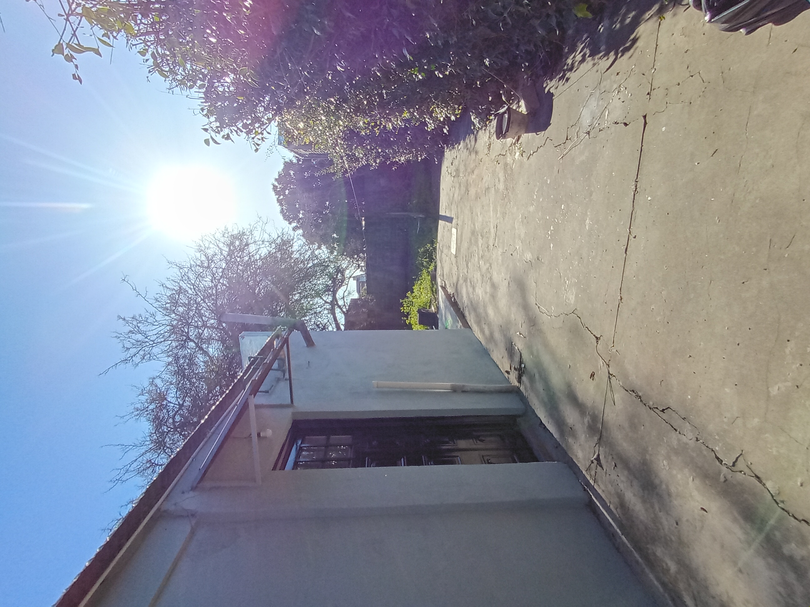 OPORTUNIDAD EM GLEW!!! CASA EN VENTA - ESCUCHA OFERTAS 

UBICACION: JUAN BAUTISTA ALBERDI Nº 375, GLEW.

MEDIDAS DEL TERRENO: 10 X 26,90 MTS
SUPERFICIE TOTAL: 262,90 M2
SUPERFICIE CUBIERTA: 58 M2 APROX

CONSTA DE: 2 DORMITORIOS, COCINA, LIVING-COMEDOR, BAÑO, PATIO Y ENTRADA PARA VEHICULO.

VALOR DE VENTA: U$S 55.000 